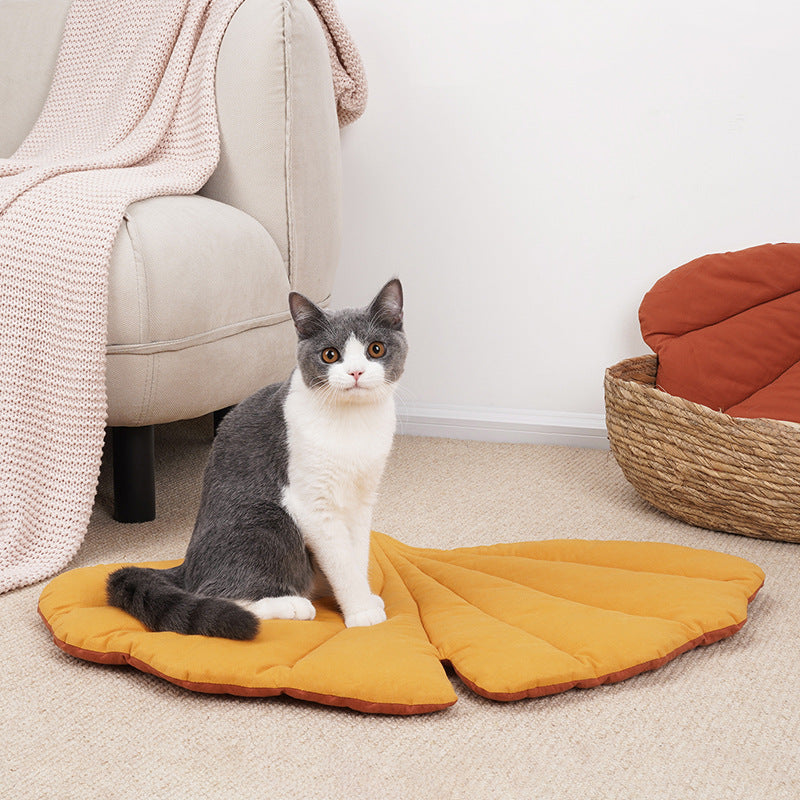 Premium Leaf-Shaped Pet Mat | Reversible Cotton Lounge Bed & Couch Throw